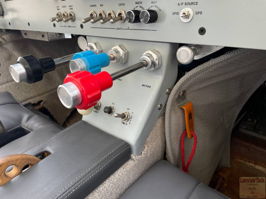 Lancair 320/360 N52LC photo