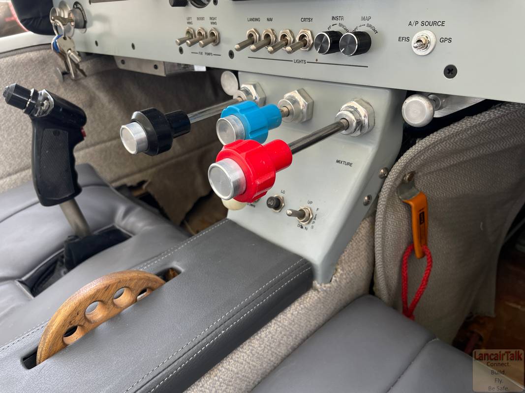 Lancair 320/360 N52LC photo